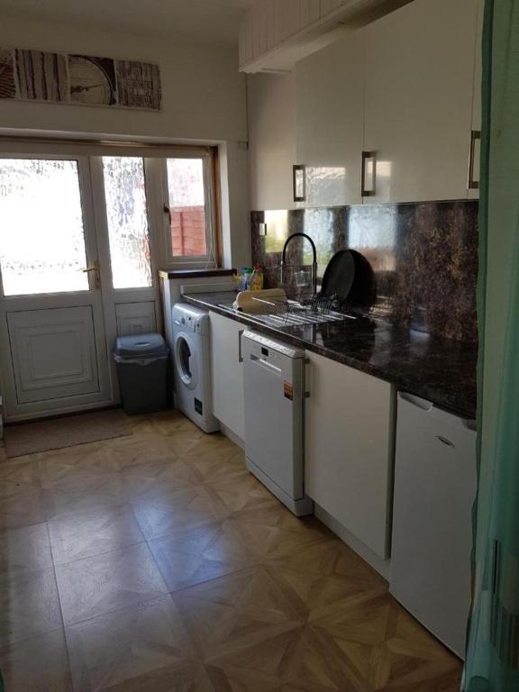 Carvetii - Gemini House - 4 Bed House Sleeps Up To 8 People Villa Tillicoultry Buitenkant foto