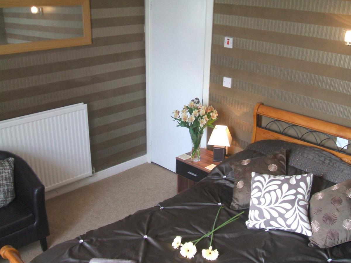 Carvetii - Gemini House - 4 Bed House Sleeps Up To 8 People Villa Tillicoultry Buitenkant foto